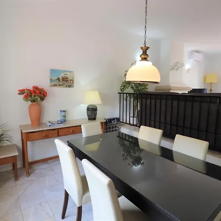 Vale Do Lobo 920 Lovely 3 Bedroom Perfect For Families Close To Amenities Villa